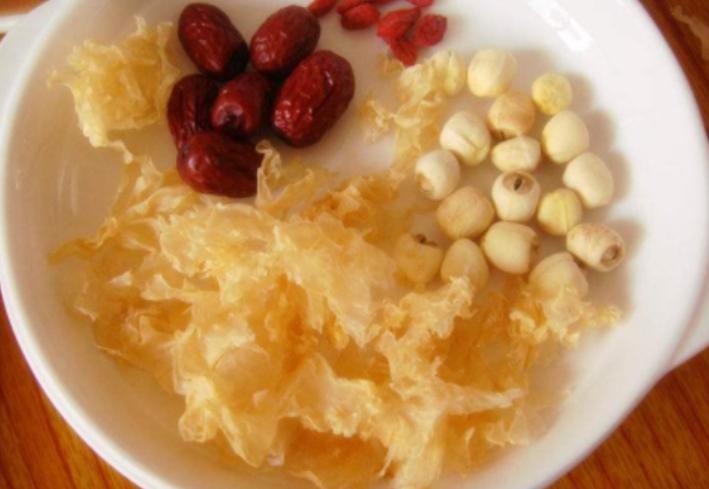 银耳糖水一般要煮多久才出胶,煮银耳糖水怎么快速出胶