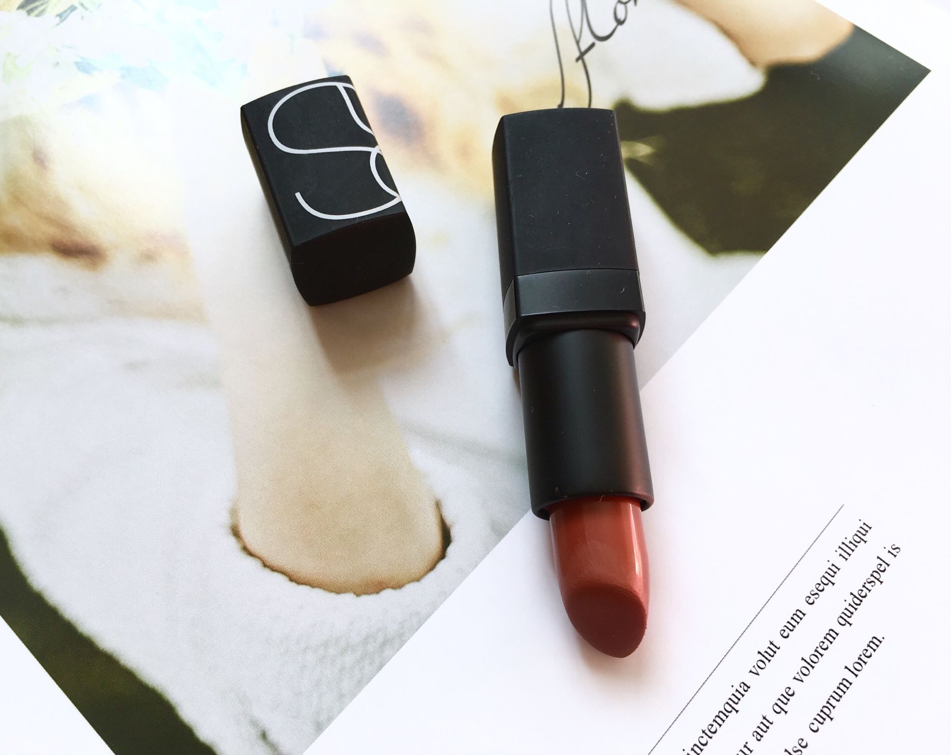 迪奥橘色系口红适合什么肤色,橘色系口红最显白的色号