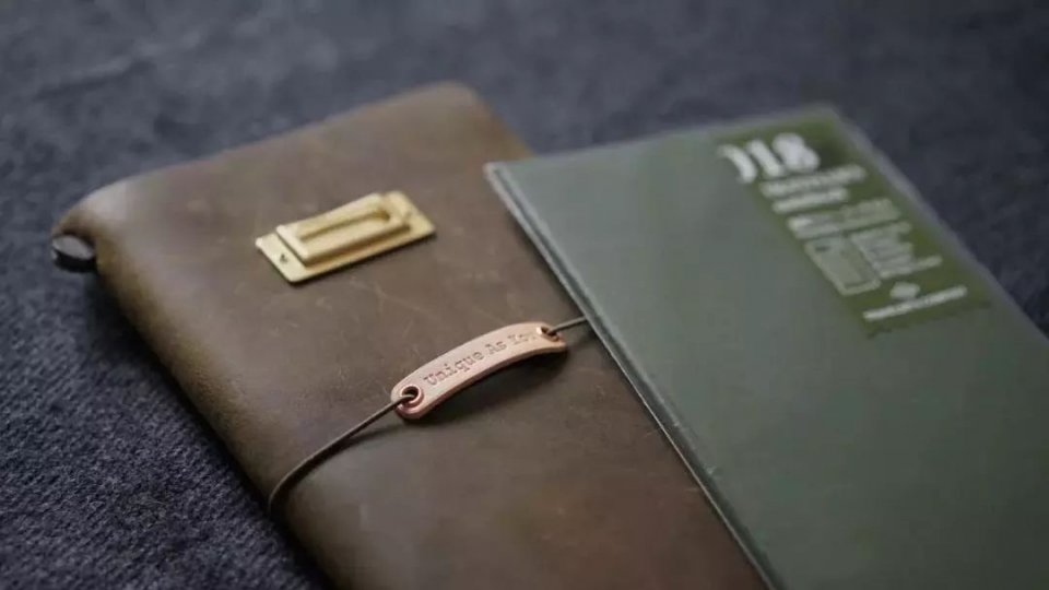 秋冬棕绿色,厌倦了红黄棕不妨来款高级感发色