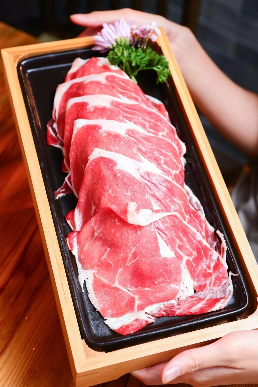 东城万达今天营业吗,万达排队店