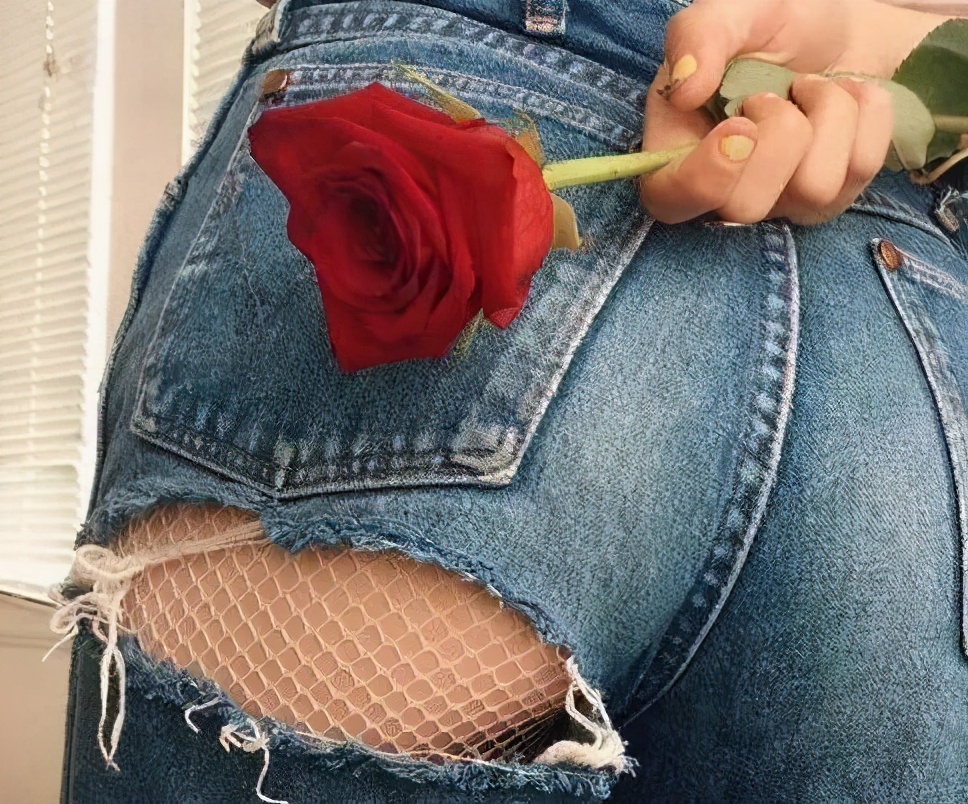 屁股蛋上长了个硬硬的包