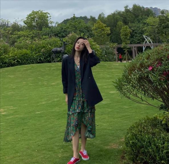 西装裙子的5种搭配高级又时髦,西装裙子早秋最时髦的打开方式