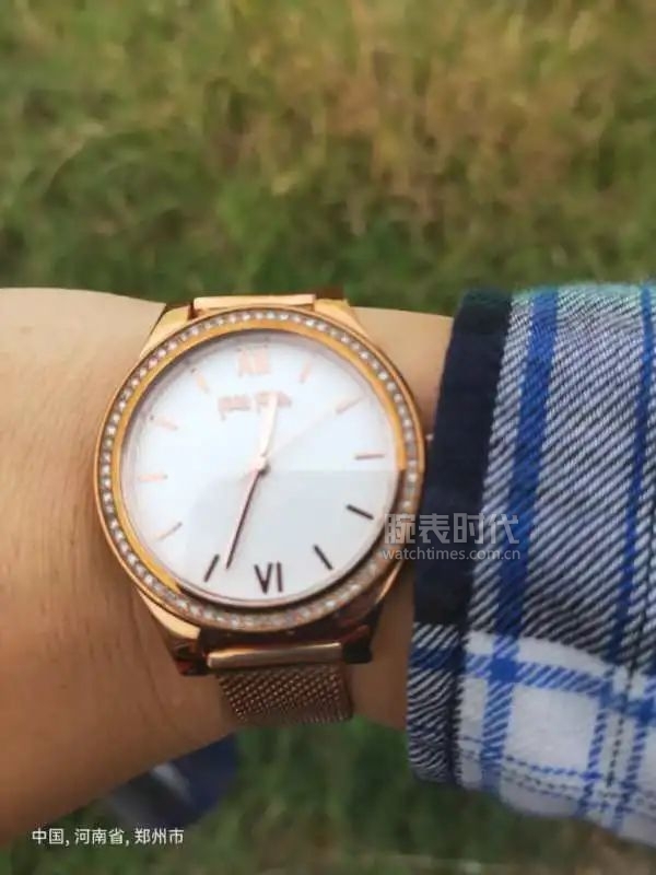 网友晒自己微信好友数量,网友晒1300手表