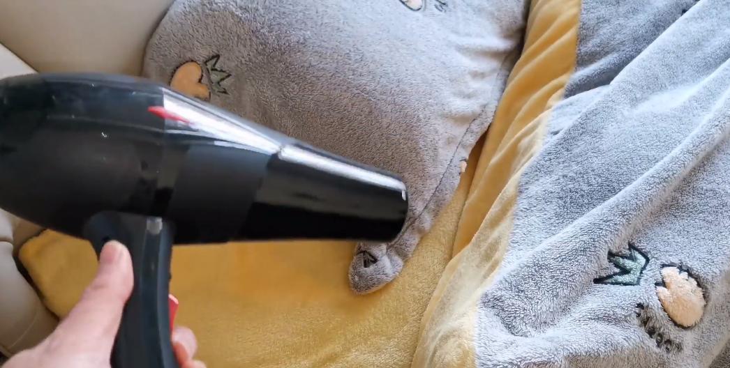 冬天睡觉被窝太冷?耍个小聪明,不用电热毯,一分钟被窝暖烘烘的