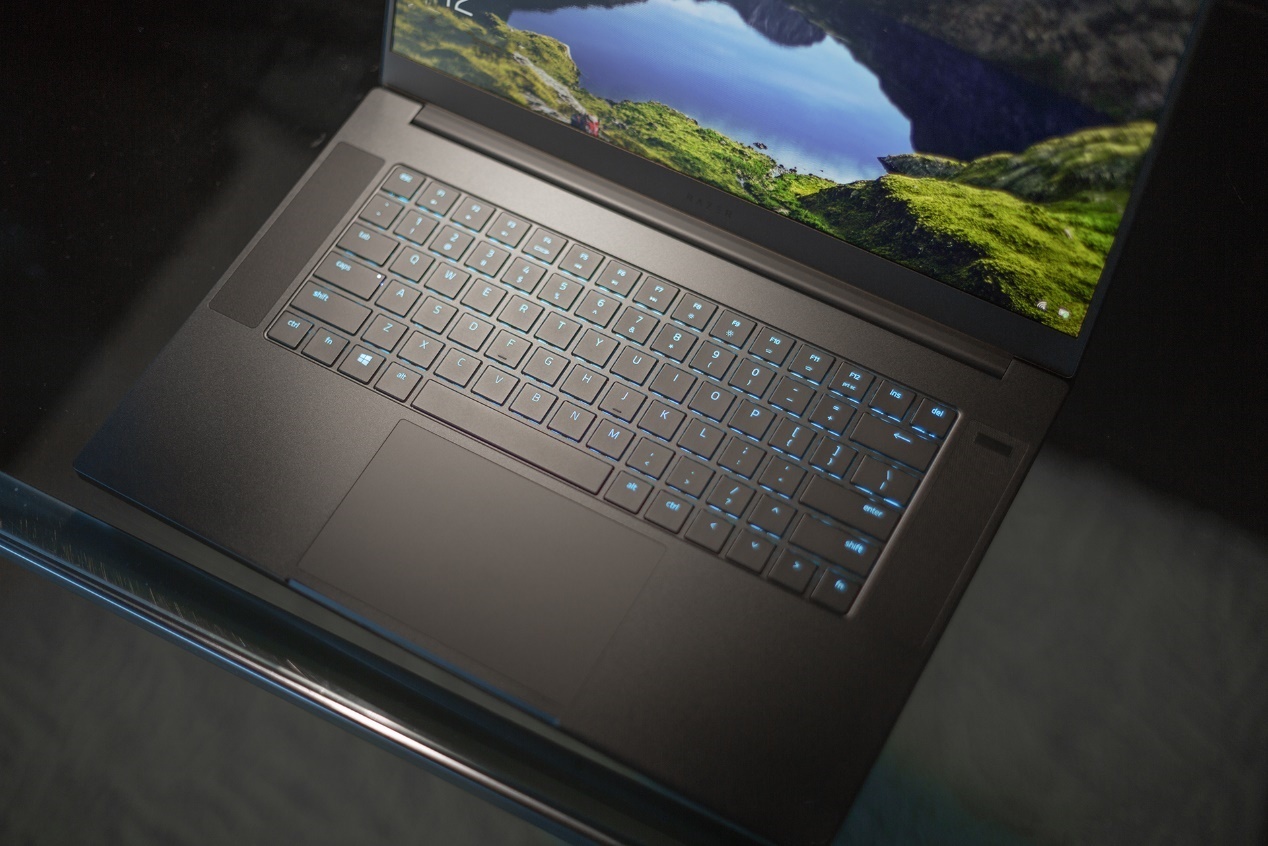 雷蛇灵刃17可以当工作站,雷蛇灵刃2023测评