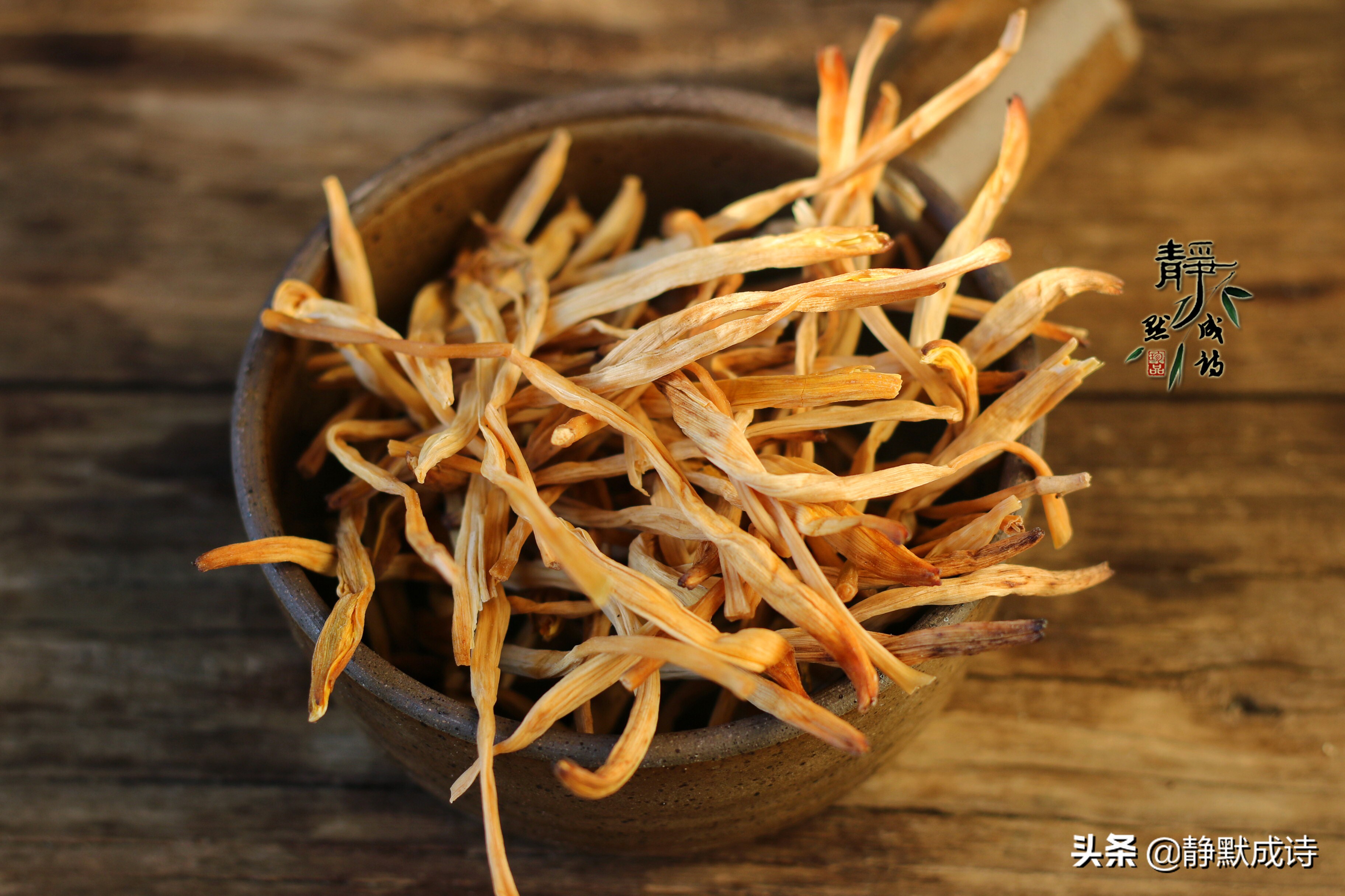 鸡蛋的神仙吃法不用锅简单又好吃,煎鸡蛋的最好吃的做法下饭