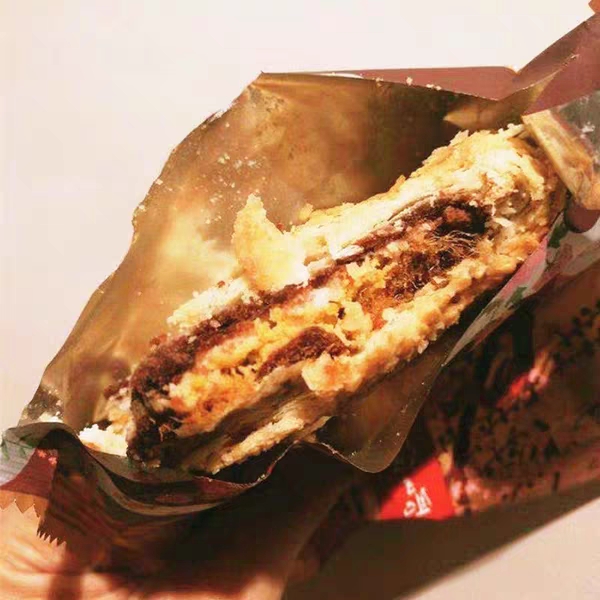 简单的拉丝饼 (外酥里面可以拉丝的饼)