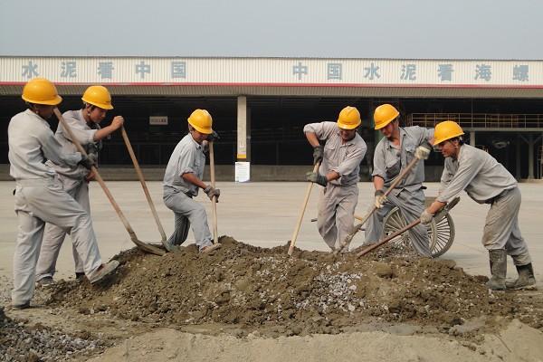 为什么工人要往水泥里加白糖,水泥里加白糖对水泥有影响吗