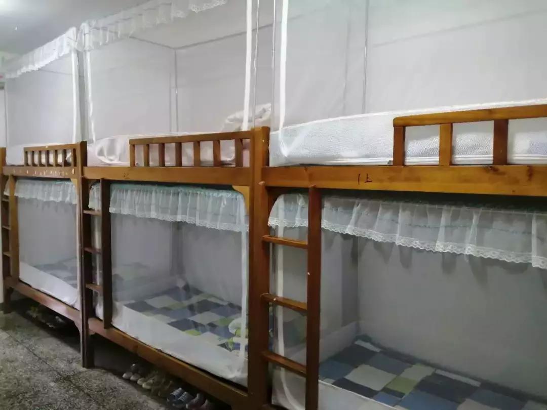 深圳前十中学宿舍,深圳四大高中宿舍图