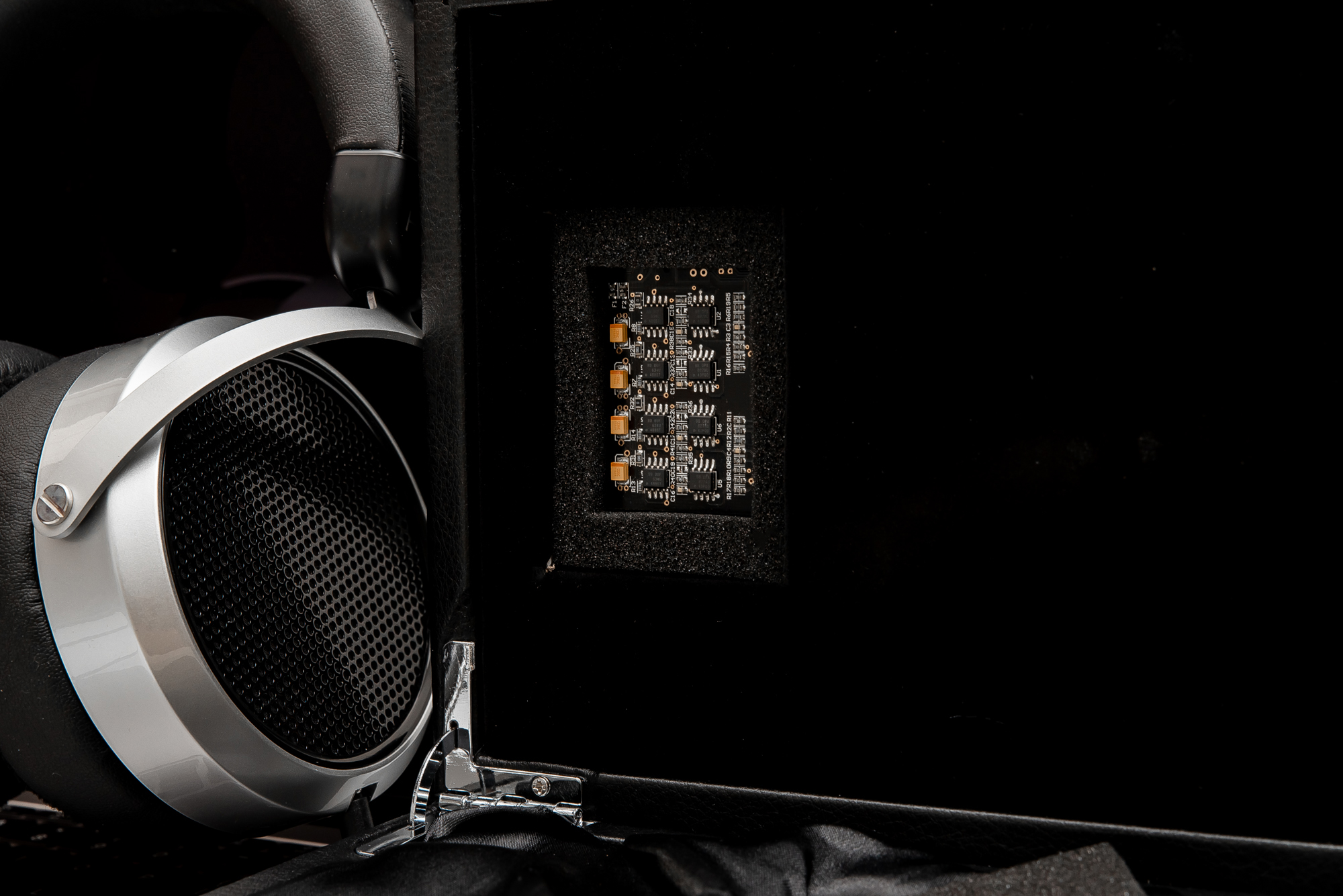 耳放dac芯片,自研芯片v3有望搭载到iqoo12吗