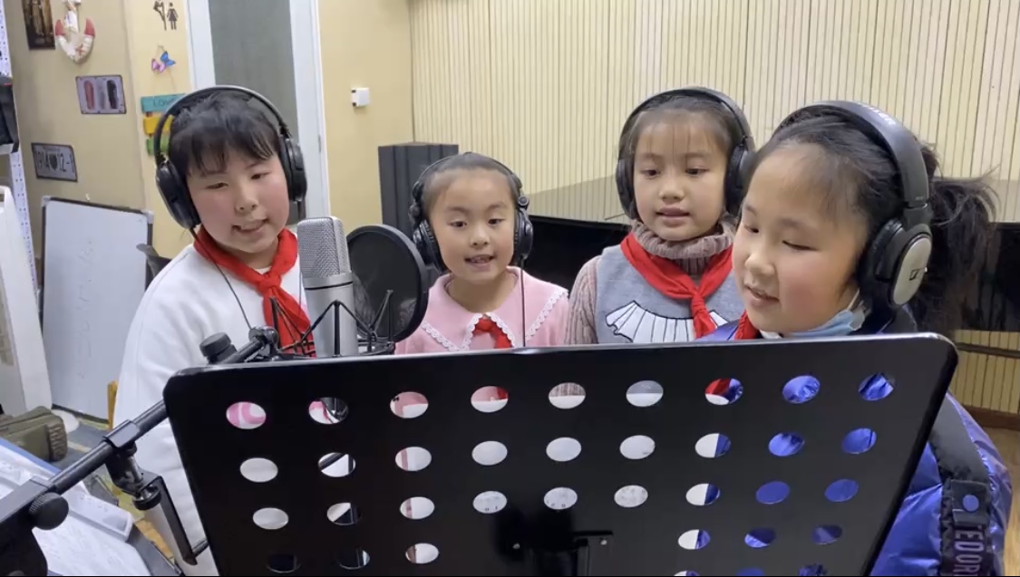 小学垃圾分类实践成长手册,垃圾分类环创小学