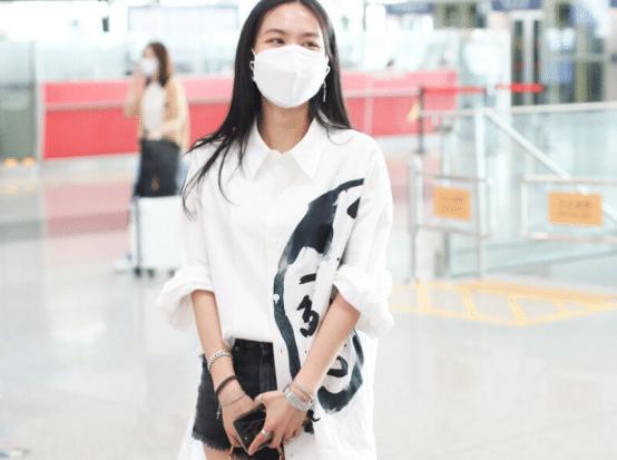 休闲短腿靴子搭配哪种裤子好看,短裤搭配什么靴子显腿长