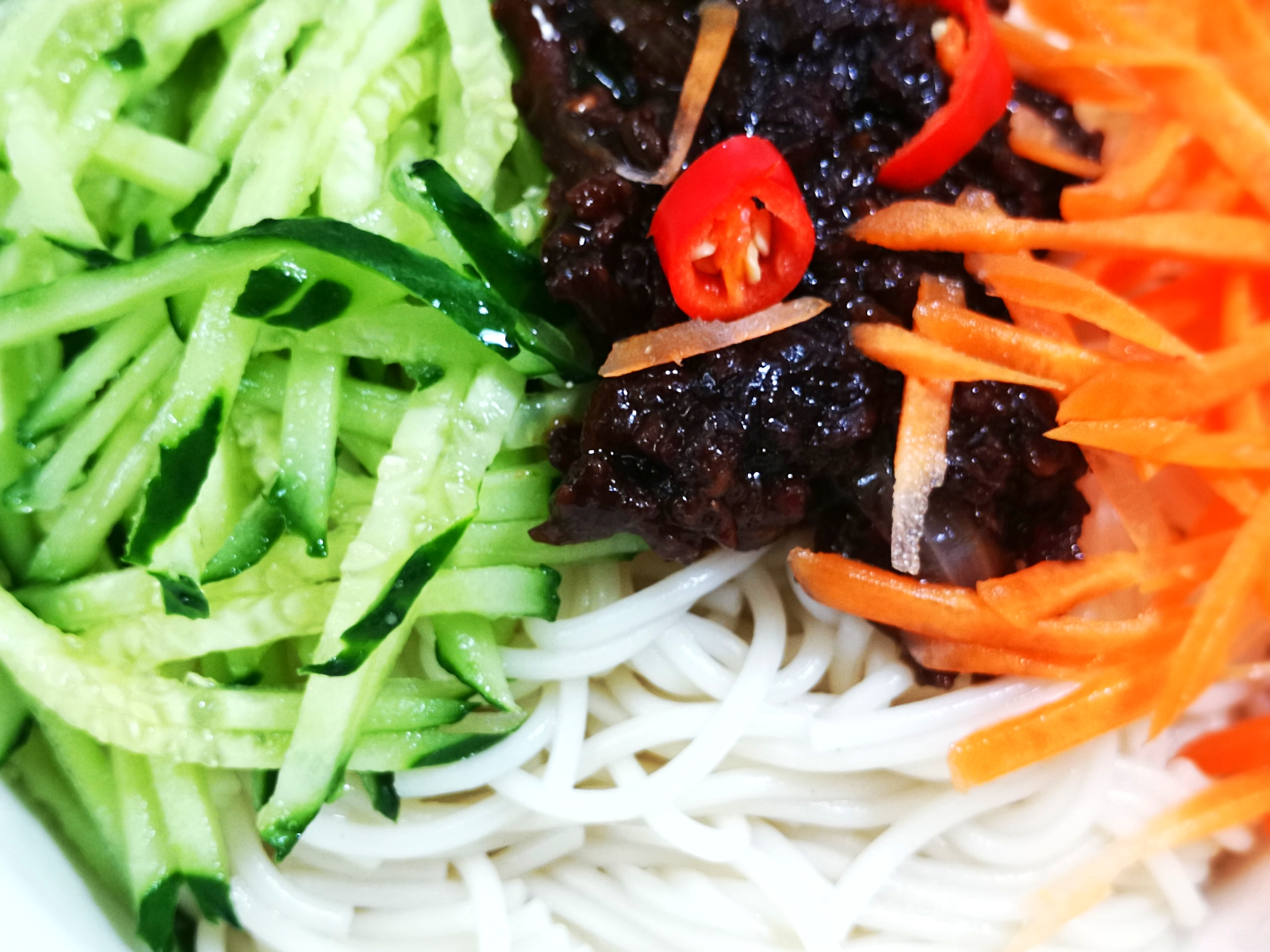 炸酱面是用干黄酱还是甜面酱,家常炸酱面用甜面酱还是黄豆酱