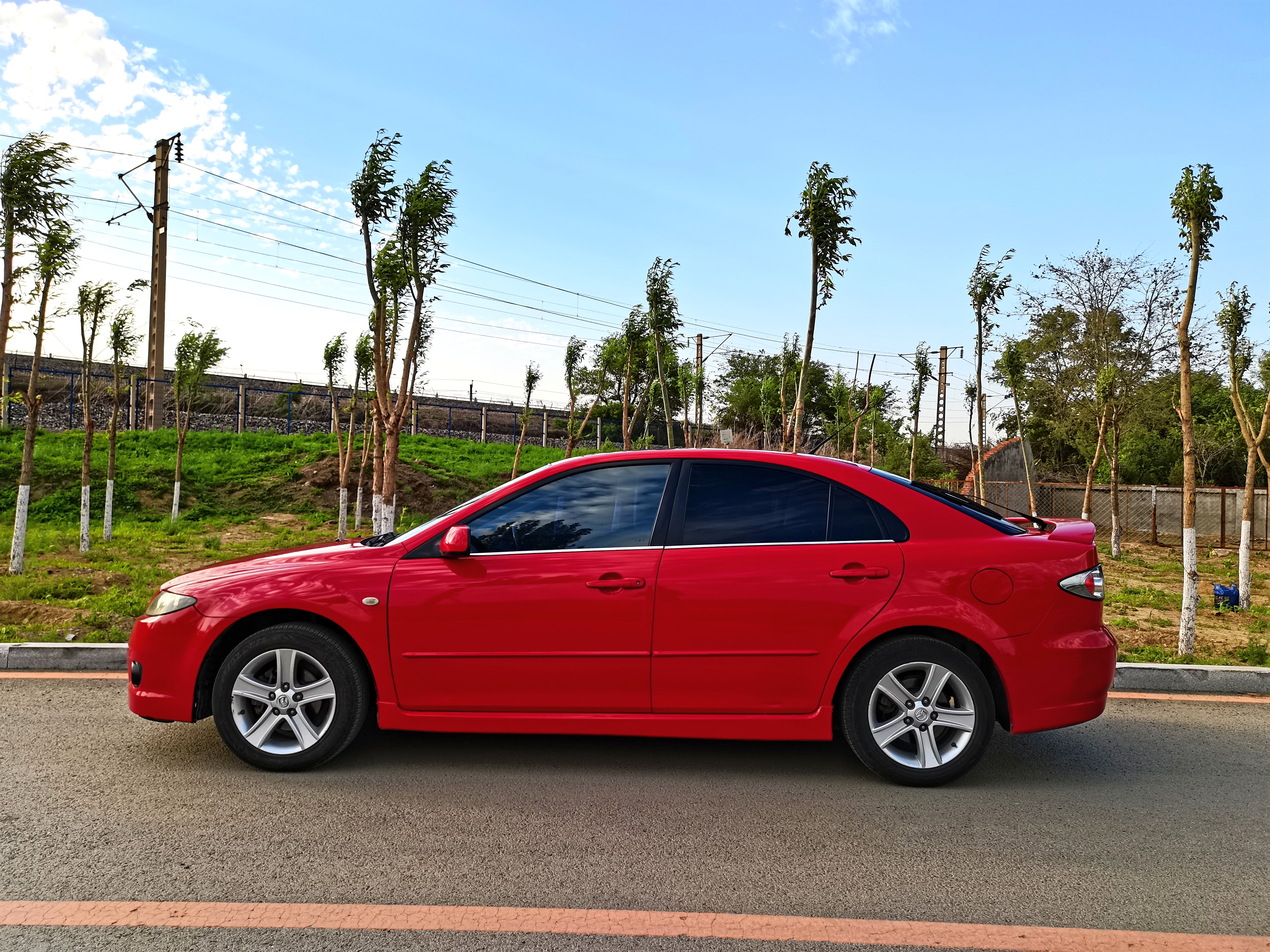 亮黑马自达6,亮灰马自达六