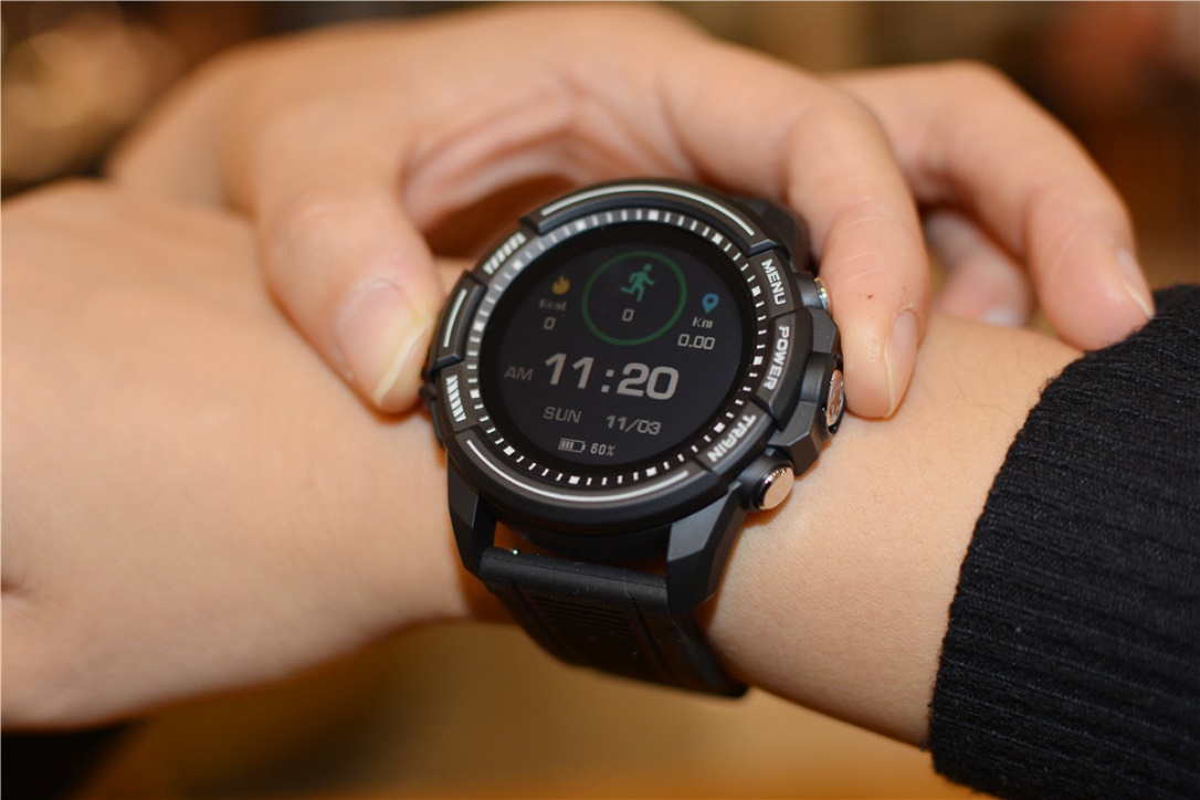 jeep智能全境界腕表值得买吗,jeep智能手表值不值得入手