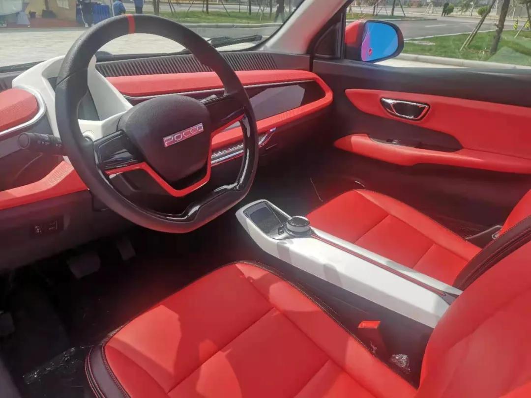 配置厚道空间出色试驾评测,大空间商务车试驾