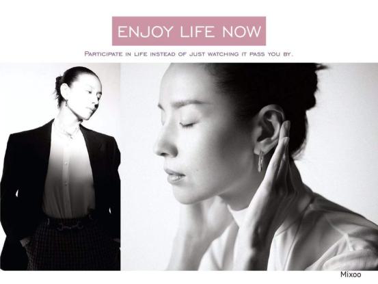 董洁皮毛一体外套,董洁蓝色光滑亮丽的外套