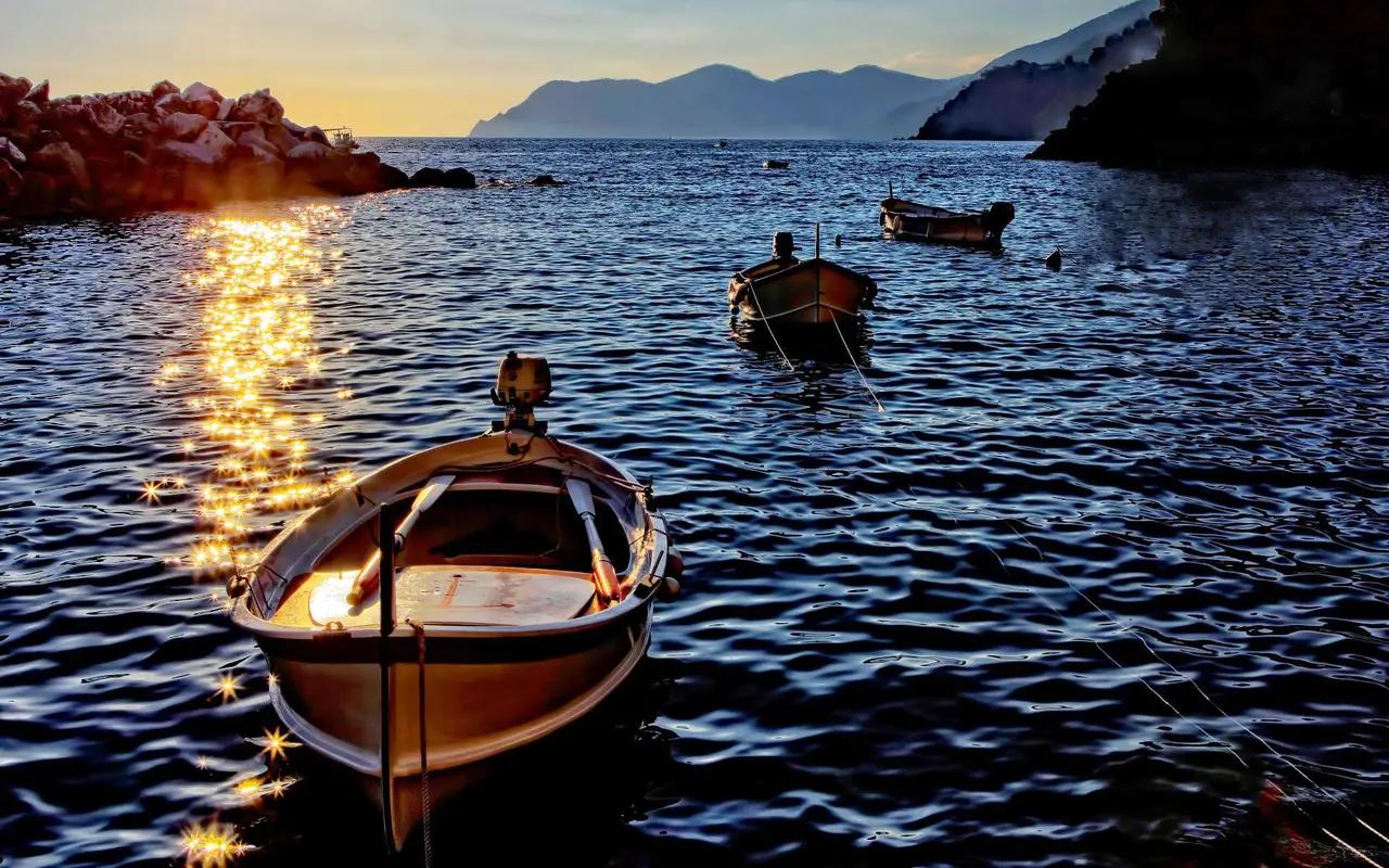 稳坐钓鱼台指的是钓鱼台吗,任凭风浪起稳坐钓鱼台图片