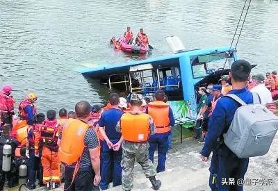 懦夫只敢向弱者下手,懦夫向更弱者挥刀