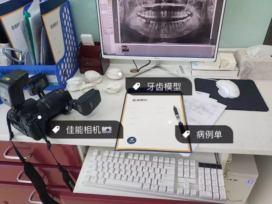 打探了100个成都90后的办公桌,发现了这些秘密?!