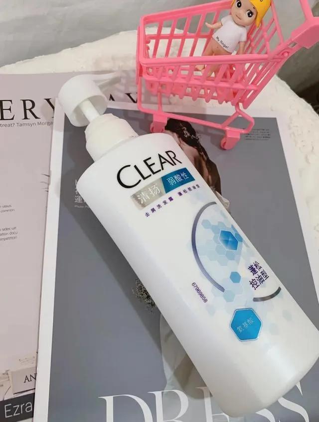 海飞丝潘婷适合干性发质的洗发水,飘柔海飞丝潘婷哪一个洗发水好