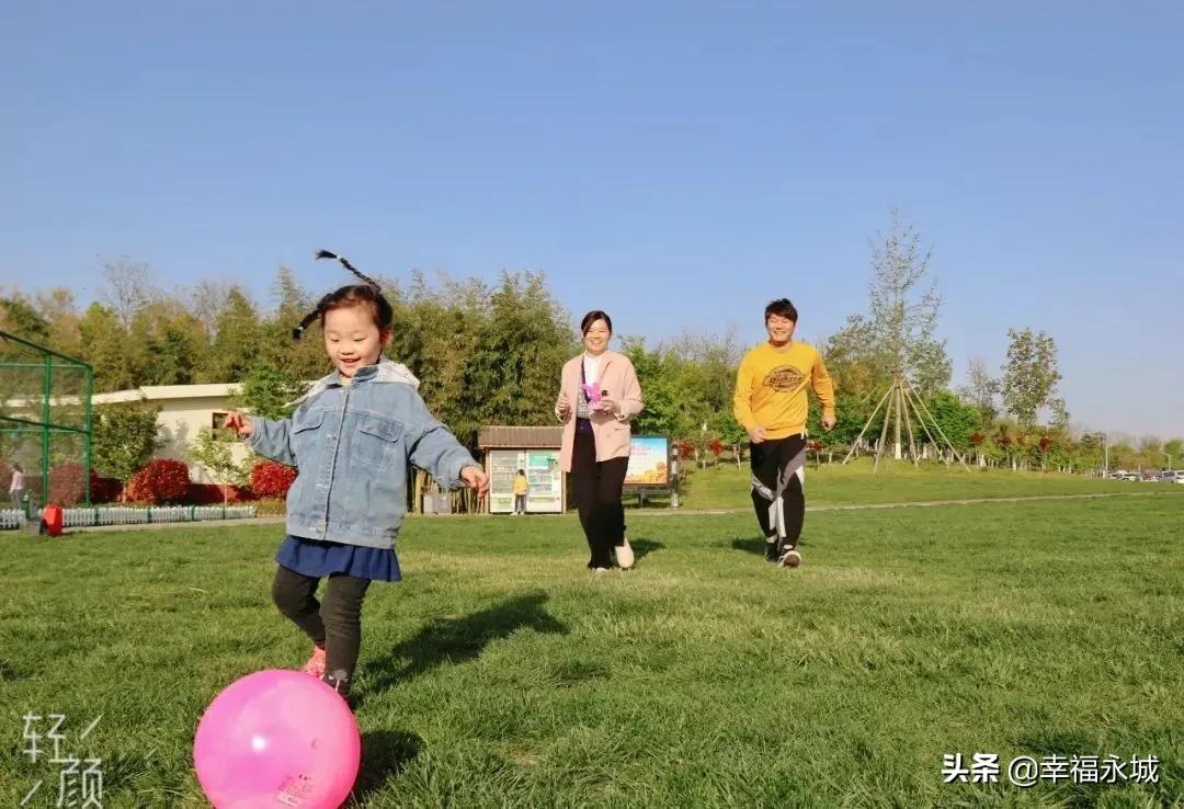 纵贯古今万千景，“永城不小,美丽如画；永城不大,胸怀天下”阐释