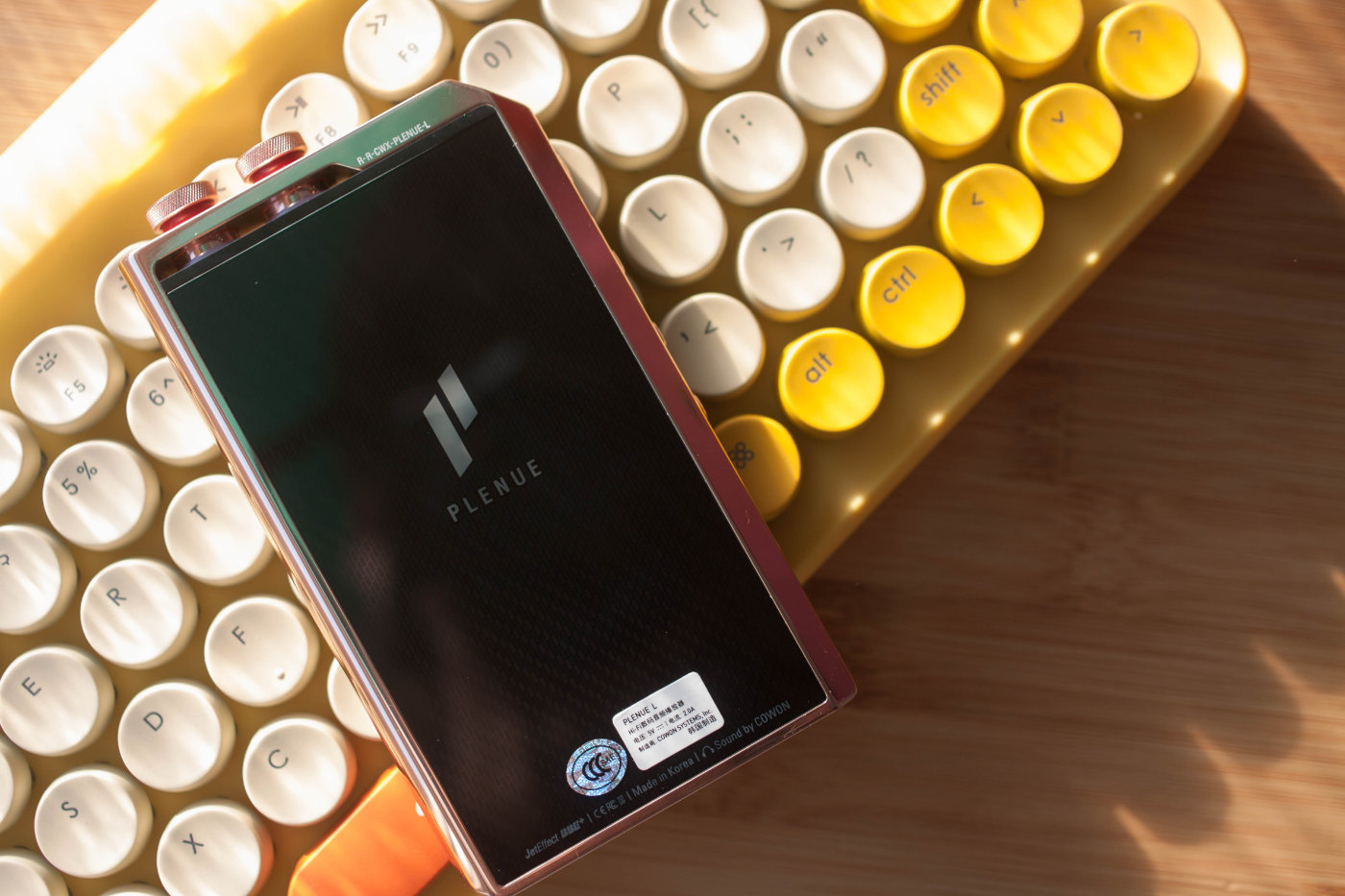 指标爆表的新旗舰声音强悍无敌COWON爱欧迪PL*放播**器