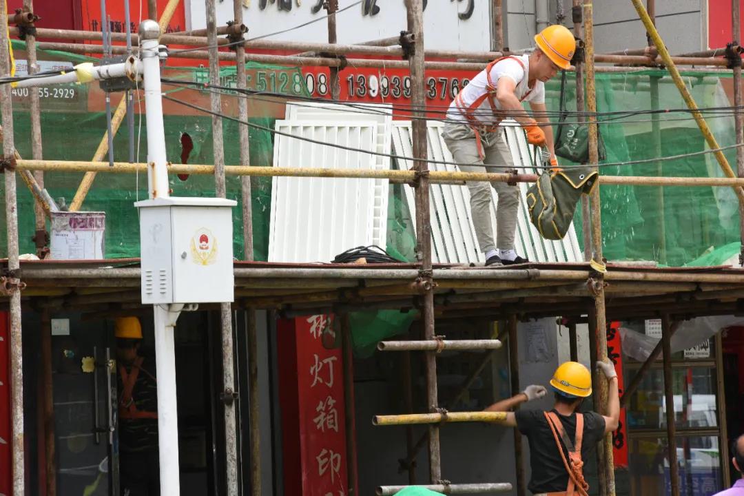 街拍美容师,可爱的街拍美容师