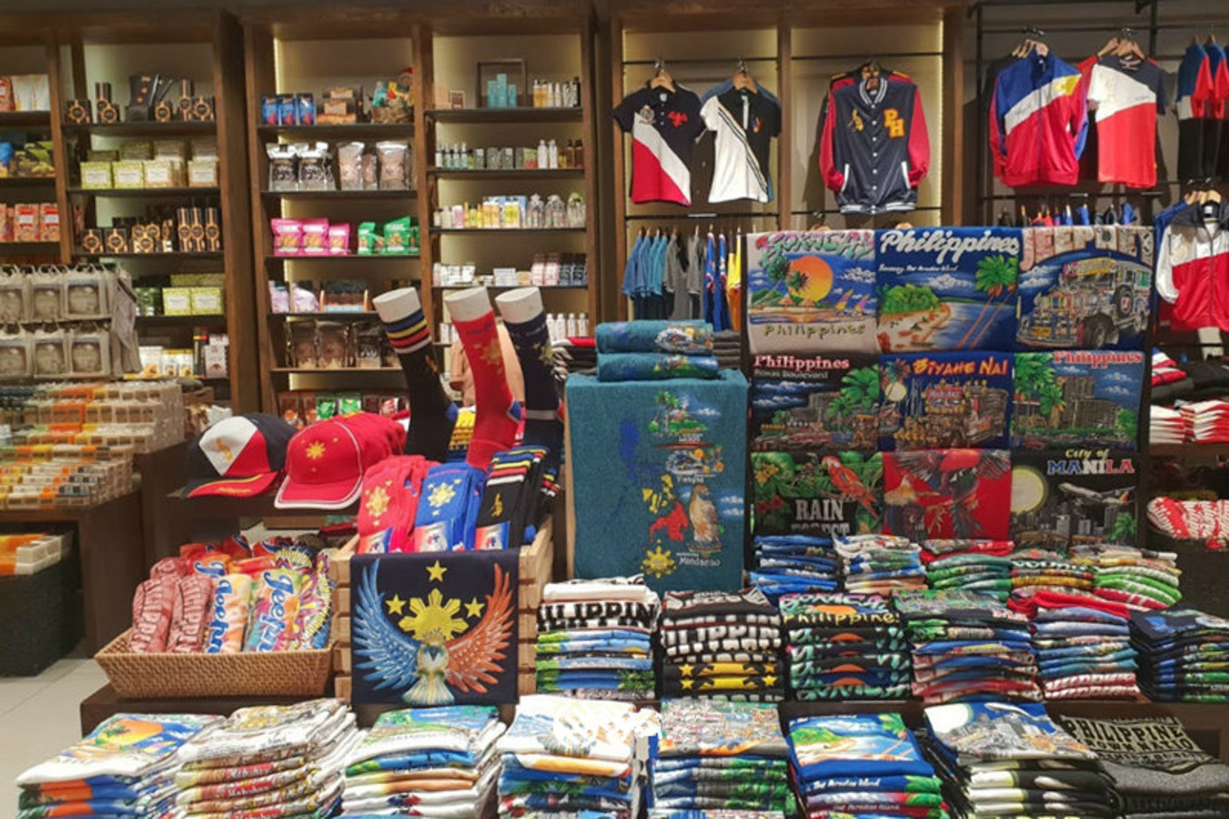 实弹射击or公墓拍大片？| 跟90后小伙儿在马尼拉“玩儿很野”