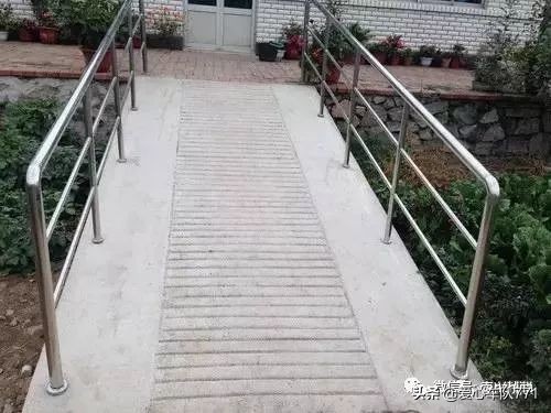 在上海残疾人怎样免费申请轮椅,残疾人申请不到危房改造怎么办