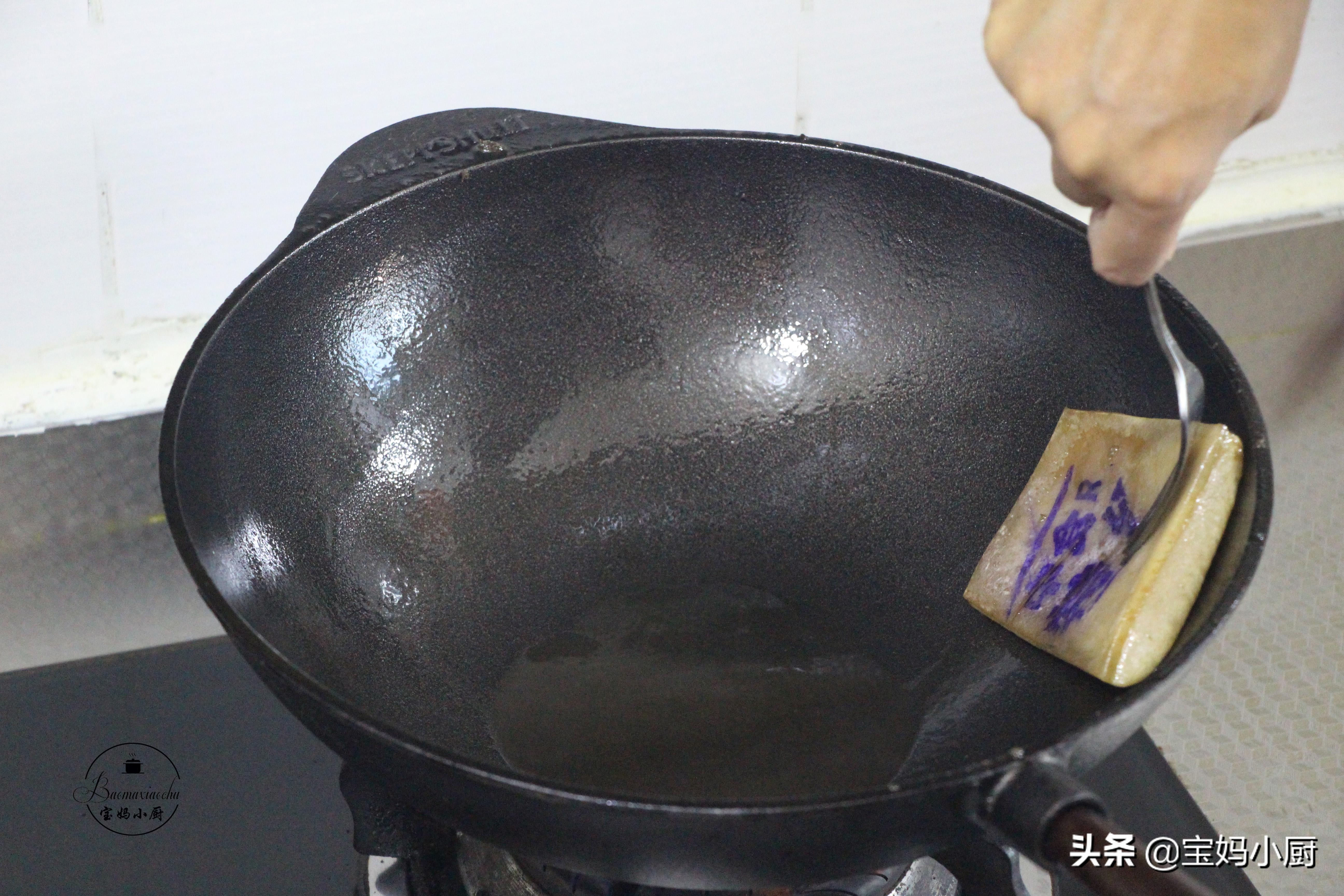 砂锅的开锅方法简单几步不粘不裂,铁锅用过的怎么开锅