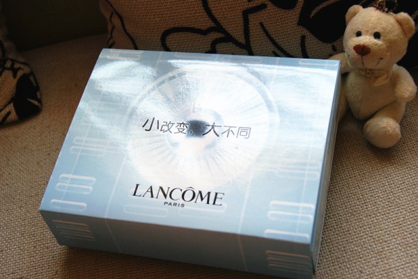 兰蔻和雅诗兰黛眼部精华液哪个好,兰蔻眼部肌底精华液和兰蔻眼霜