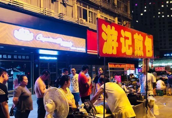 武汉鹿角巷网红店,武汉真正值得去的美食店