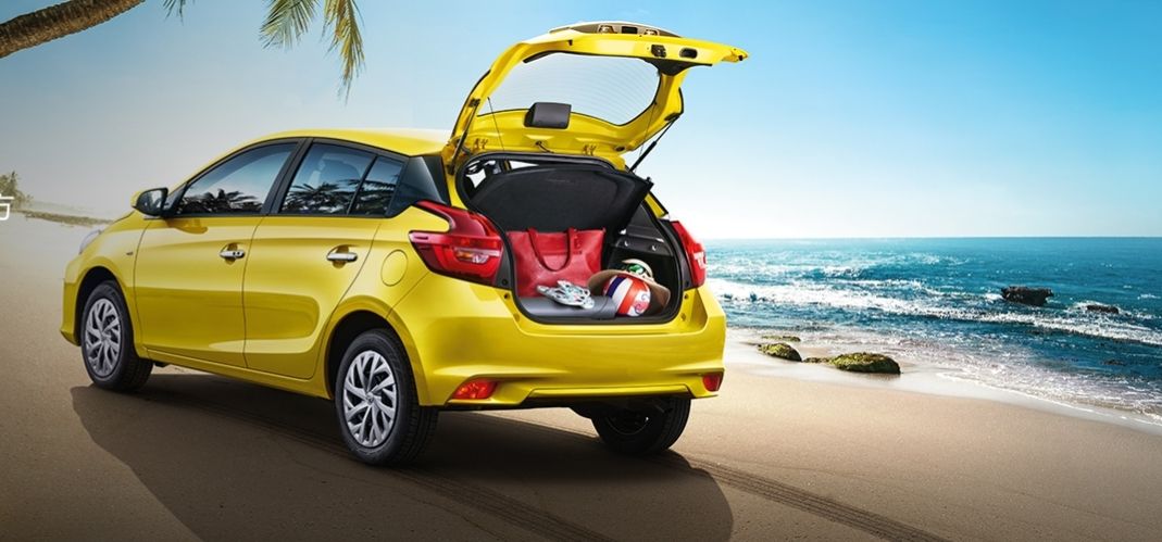 你们要的车来了,两厢小车四驱手动挡