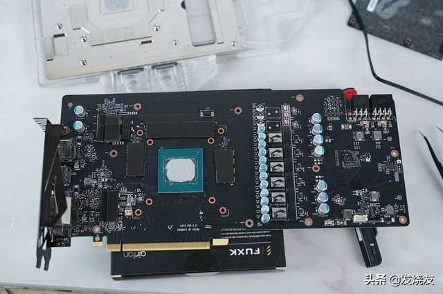 沉默是金~NZXTH700黑金电脑水冷装机秀