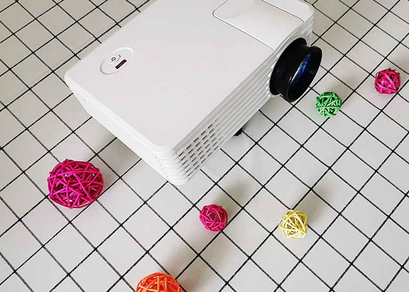 瑞格尔迷你投影,瑞格尔投影数码科技