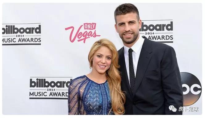 足球球员与球迷的暖情时刻,足球运动员与球迷的暖心时刻