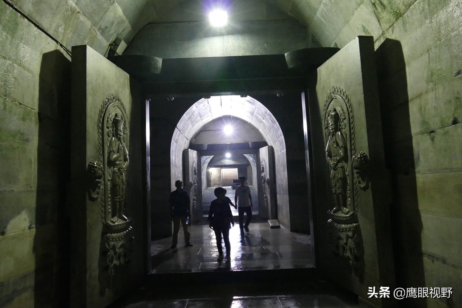 清朝皇帝为什么有清西陵和清东陵,清朝为什么选址清东陵