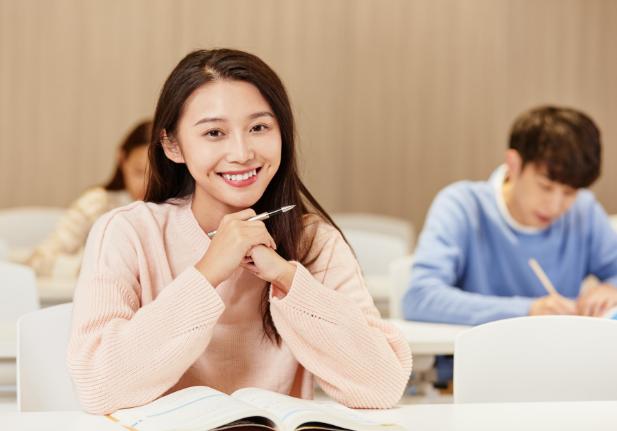 理科女生高薪专业,女生未来就业前景好薪酬高的专业