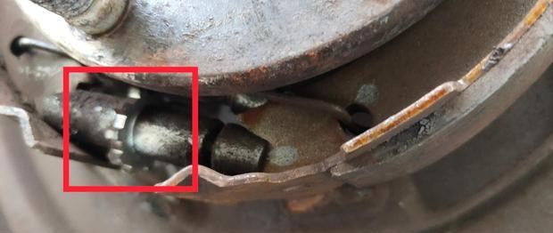 半挂车手刹不灵敏怎么办,汽车手刹不灵敏怎么修