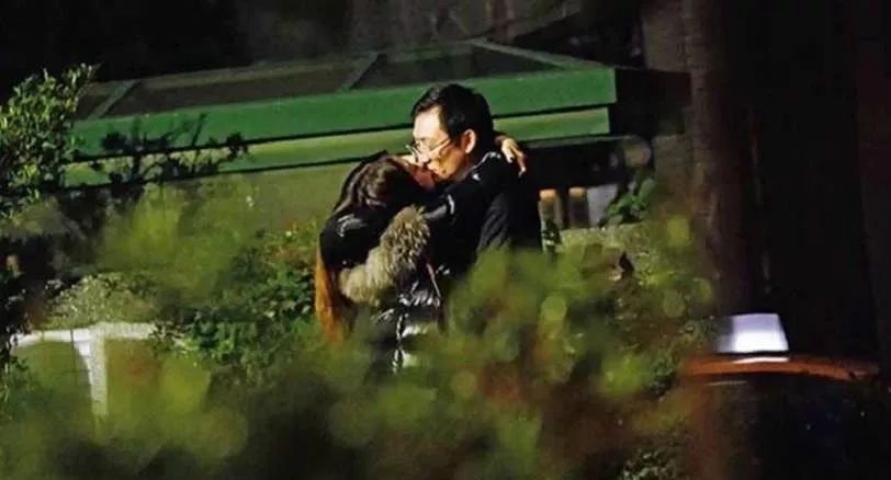 陈绮贞街头接吻后续,陈绮贞分手后新恋情曝光