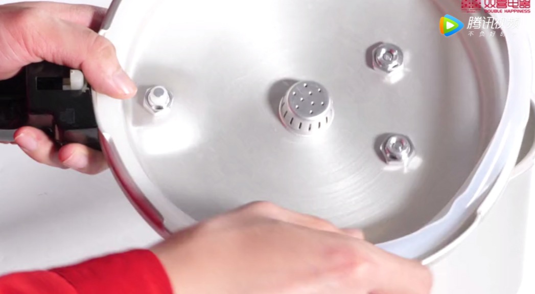 九阳压力锅手柄怎么安装,压力锅安装完整过程求回答