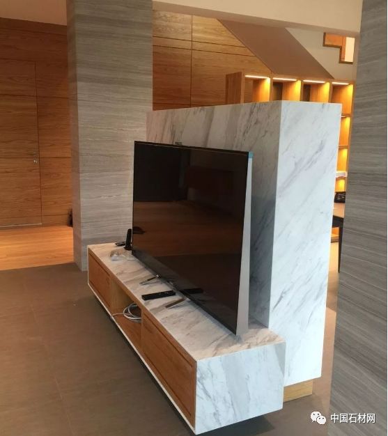 真是浪费，100多万的爵士白大理石装成这样，还好我不是业主