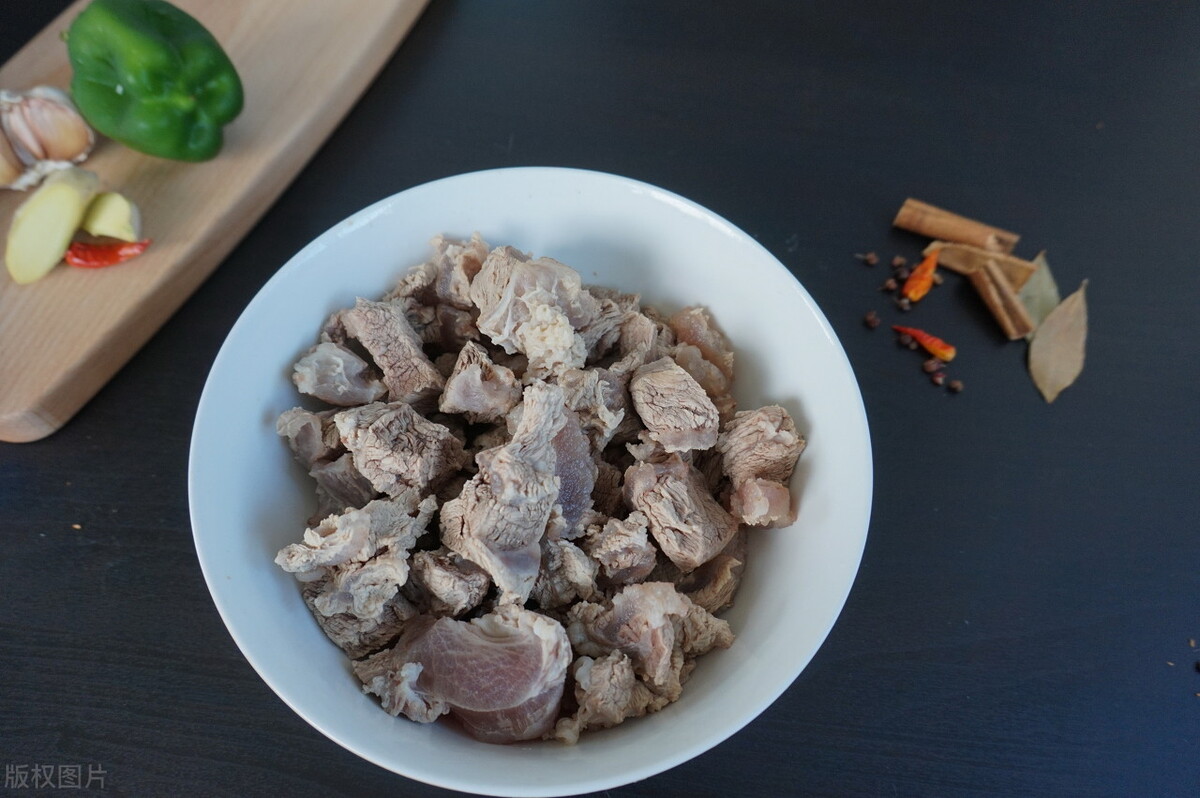 肉如何炖给孩子吃好吃又营养,天冷了最馋这锅炖菜营养高