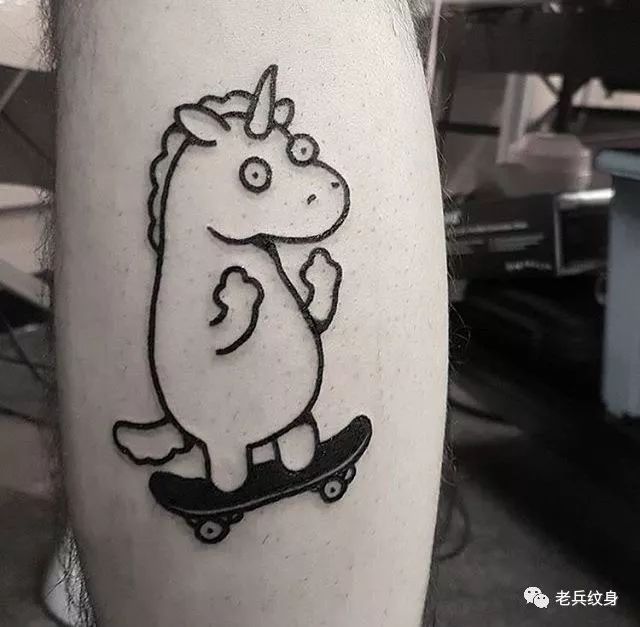 纹身为什么掉痂以后变成蓝色了,怎么样才能把纹身打褪色