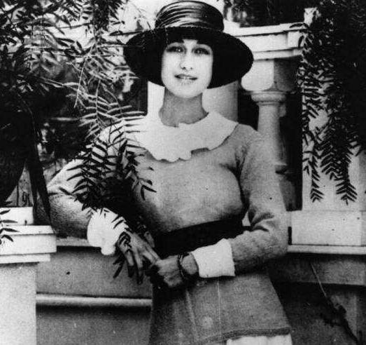 辛普森夫人现状,辛普森首任妻子