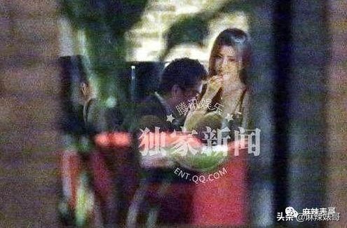 老公夜会嫩模转1万，小S却一个包背10年，这婚姻好不好她不知道？