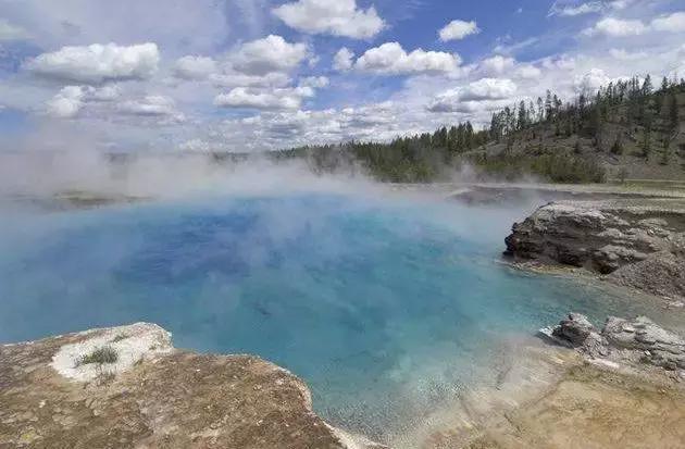 云南保山附近有哪些天然温泉,云南罗茨温泉哪家环境好又实惠