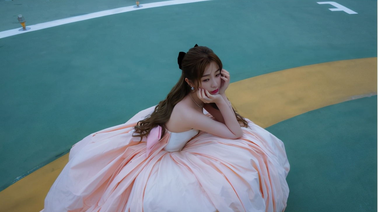 小蝴蝶结发饰怎么戴才好看,蝴蝶结发饰怎么戴在头上才好看