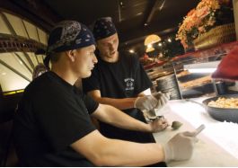 中国留学生在美国勤工俭学,在美留学省钱